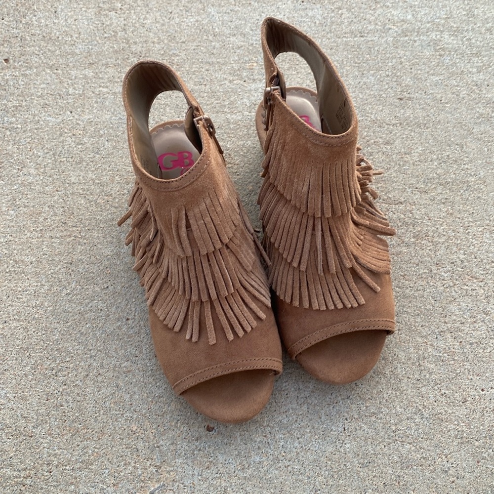 Gianni Bini girls fringe sandal